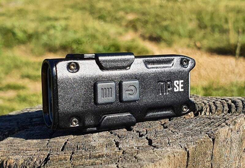 Яркий фонарь-брелок Nitecore TIP SE со встроенным аккумулятором и зарядкой по USB Type-C