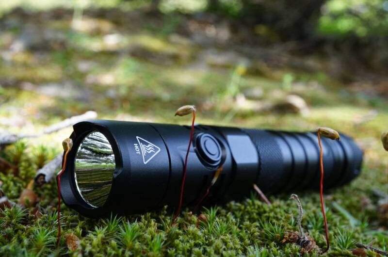 EDC-фонарь Nitecore MH12 v2 с зарядкой по USB Type-C выдаёт до 1200 люмен яркости