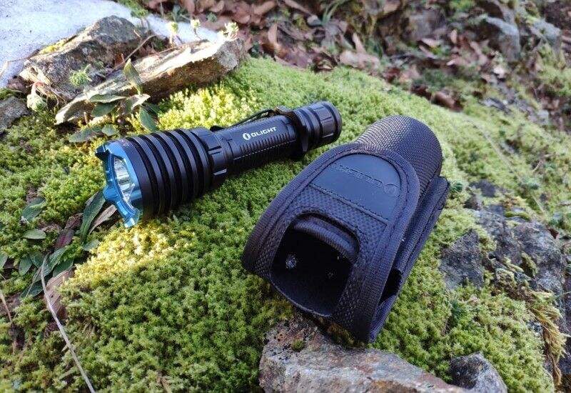 Olight Warrior X: защищённый фонарь для охоты мощностью 2000 люмен