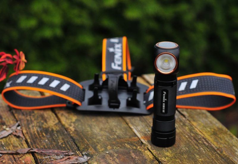 Г-образный налобный фонарь Fenix HM61R
