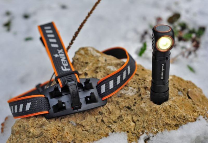 Г-образный налобный фонарь Fenix HM61R