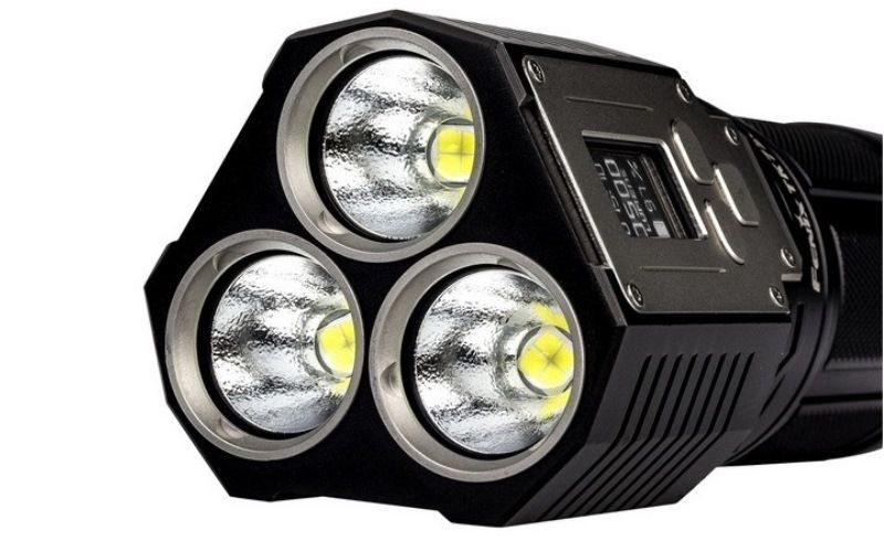 Сверхмощный поисковый фонарь Fenix TK72R