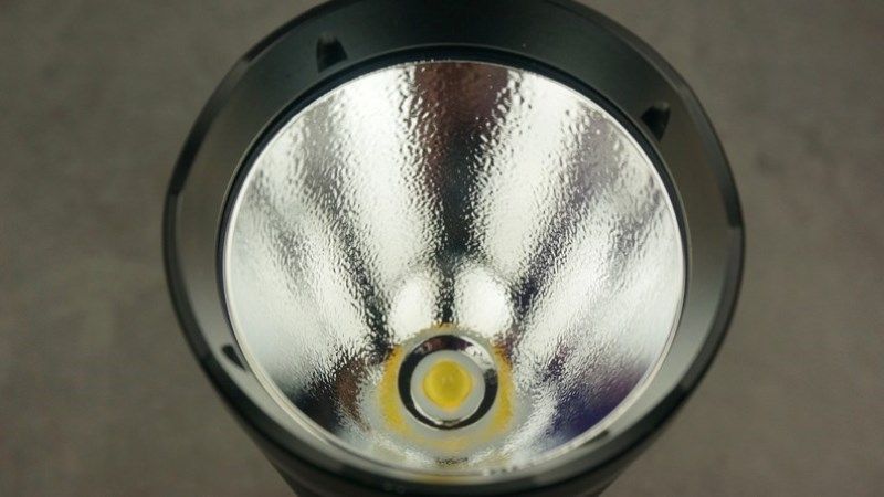 Мощный фонарь Fenix WT50R