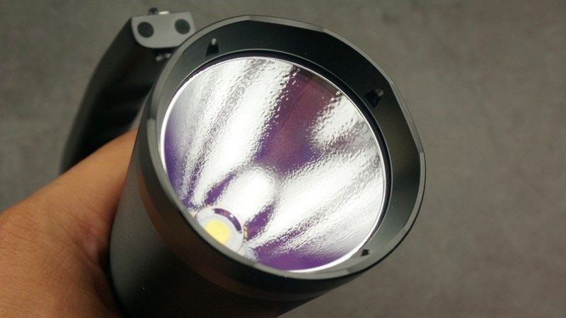 Мощный фонарь Fenix WT50R