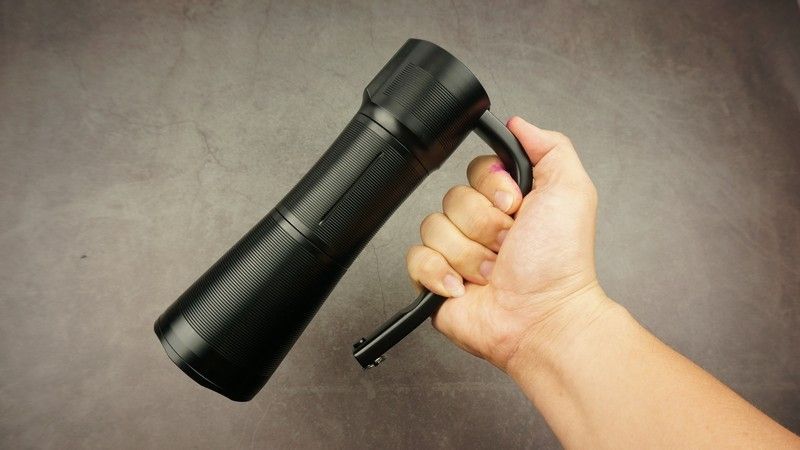Мощный фонарь Fenix WT50R