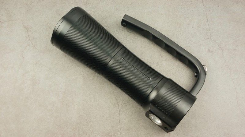 Мощный фонарь Fenix WT50R