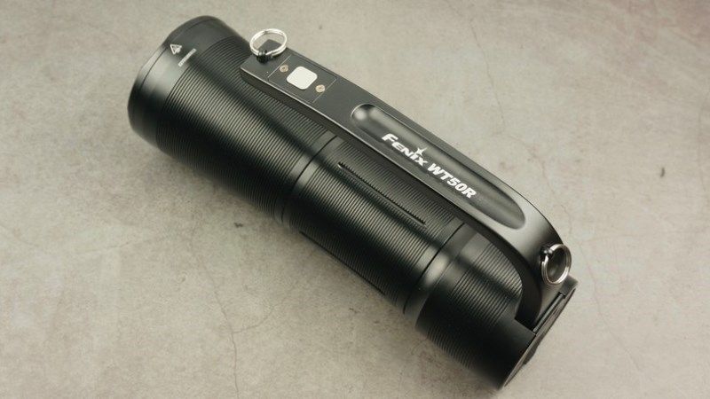 Мощный фонарь Fenix WT50R