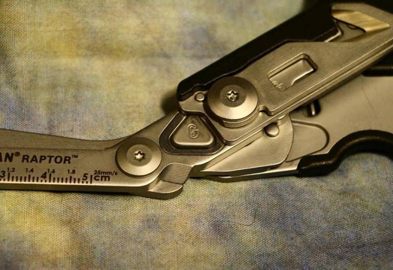 Тактический мультитул Leatherman Raptor