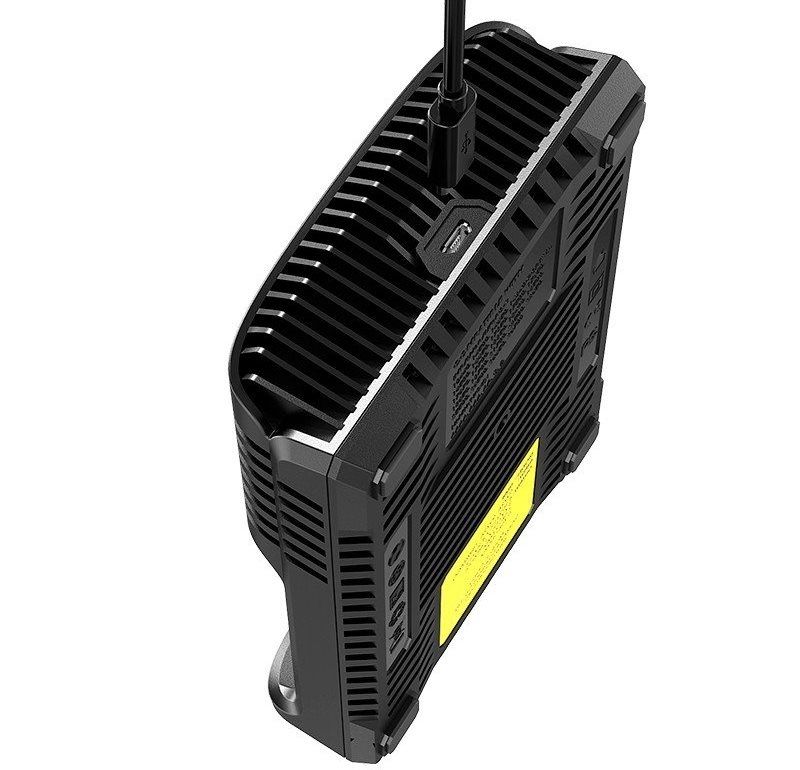 Зарядное устройство Nitecore UM4