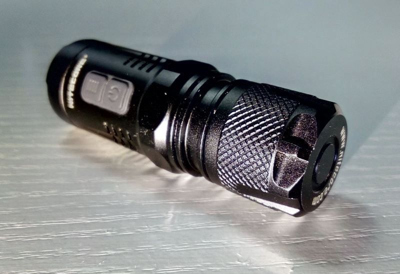 Миниатюрный фонарь Nitecore EC11