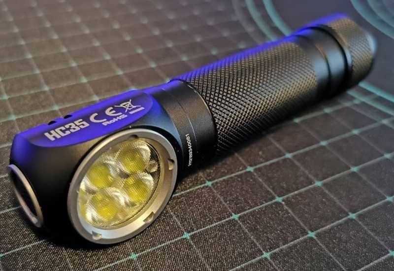 Г-образный налобный фонарь Nitecore HC35