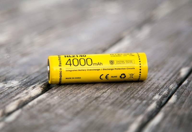 Тактический фонарь Nitecore NEW P12
