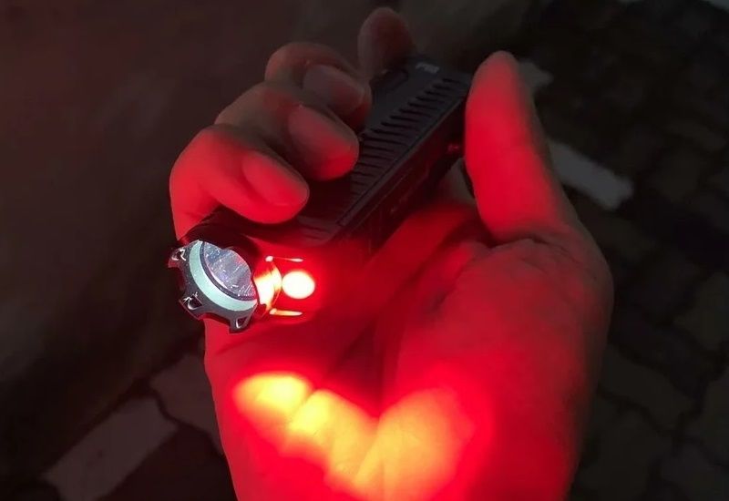 Nitecore P18