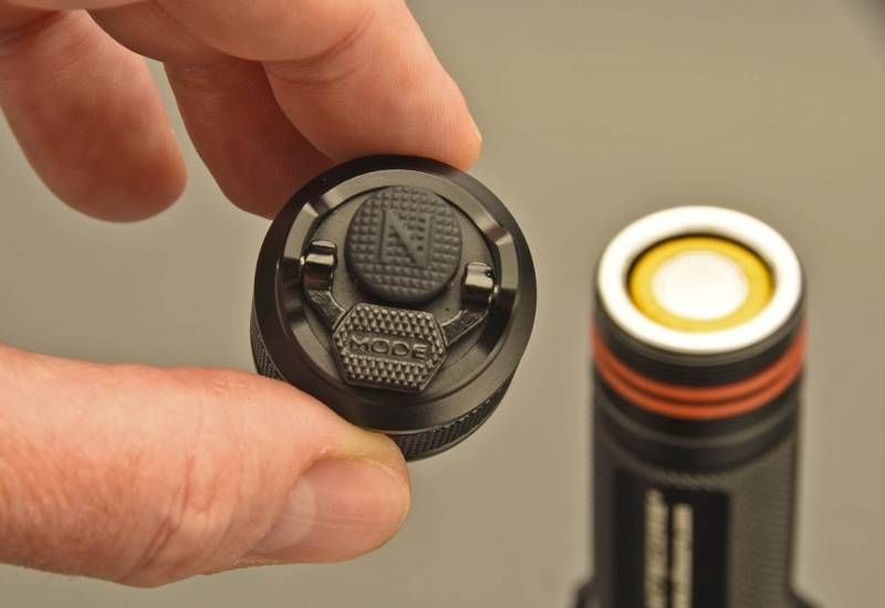 Мощный фонарь Nitecore TM03