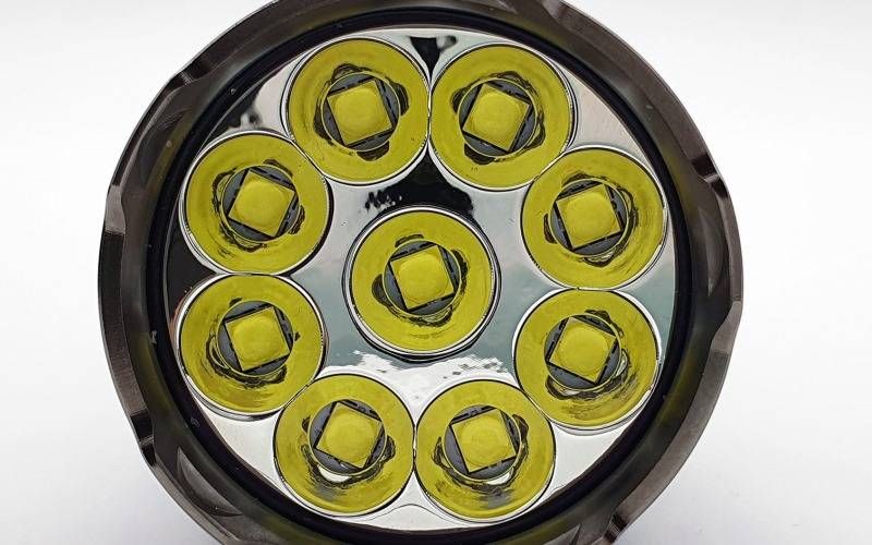 Мощный фонарь Nitecore TM9K