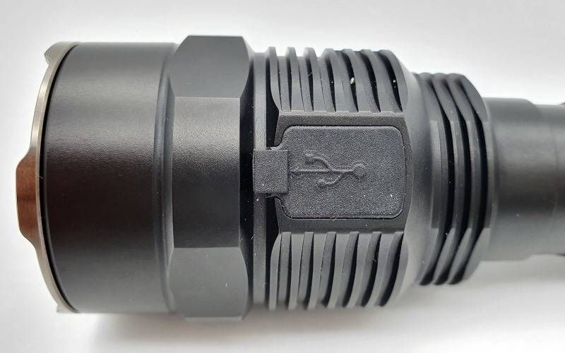 Мощный фонарь Nitecore TM9K