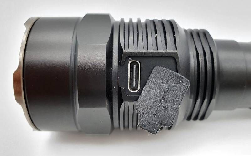 Мощный фонарь Nitecore TM9K