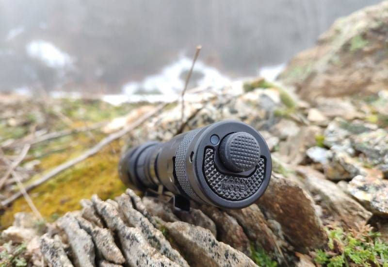 Тактический фонарь Nitecore i4000R