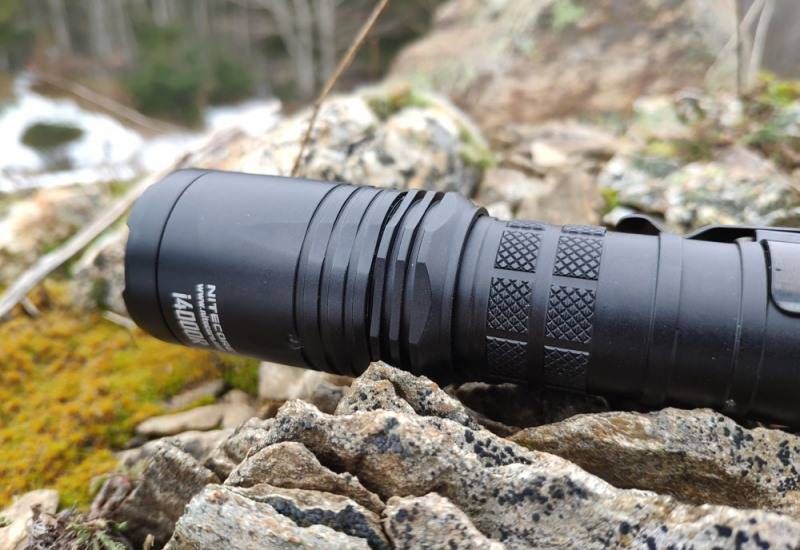 Тактический фонарь Nitecore i4000R