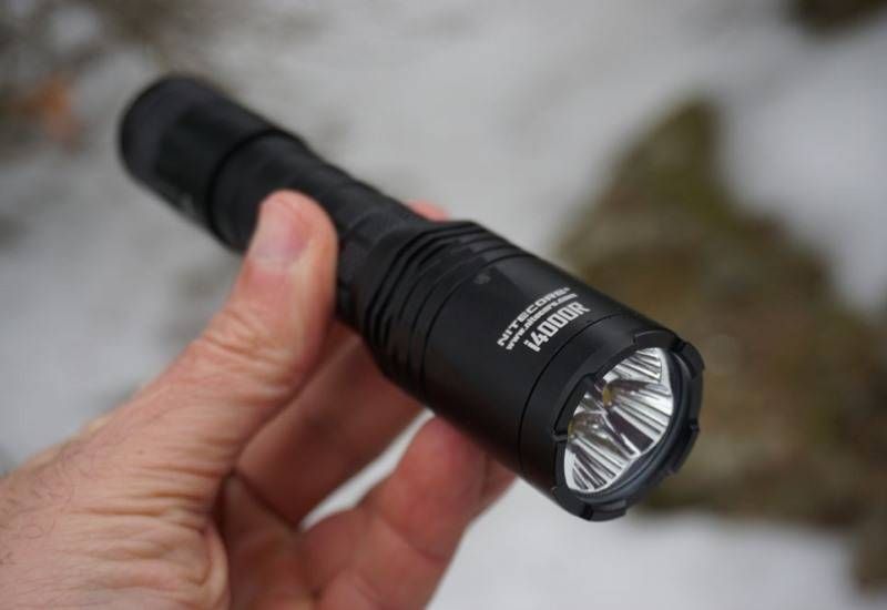Тактический фонарь Nitecore i4000R
