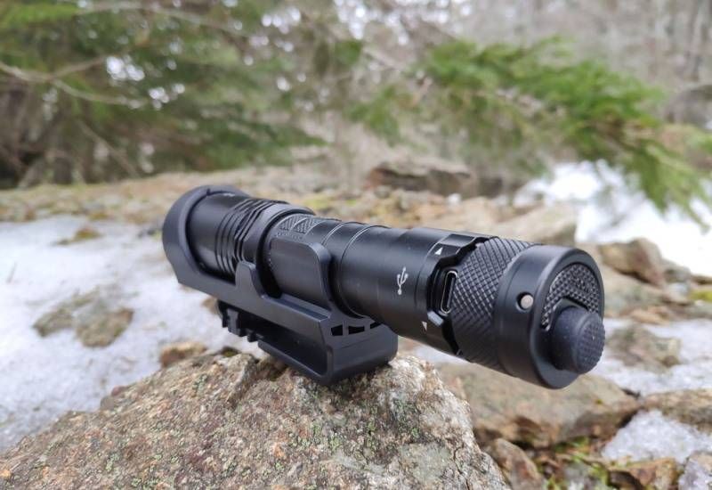 Тактический фонарь Nitecore i4000R