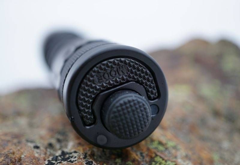 Тактический фонарь Nitecore i4000R