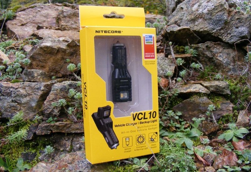 Автомобильное зарядное устройство Nitecore VCL10