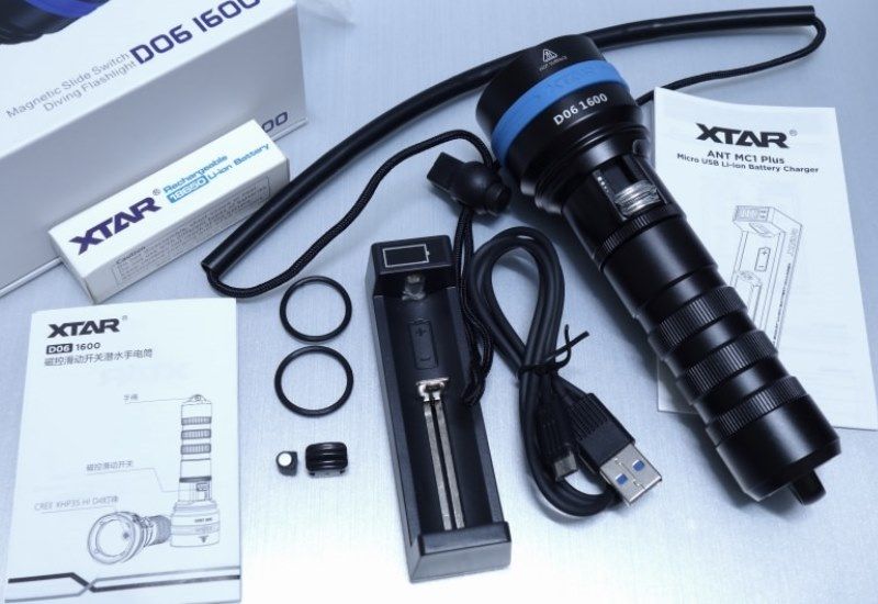 Подводный фонарь XTAR D06 1600